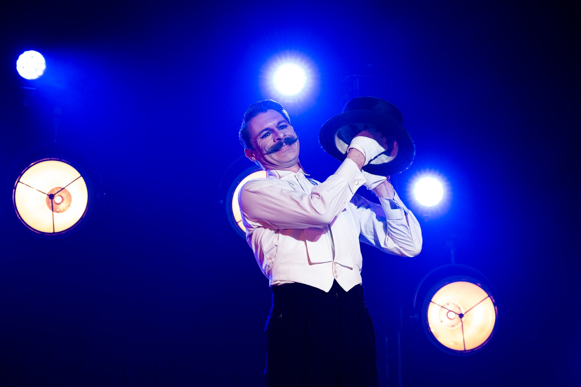 Portrait showman