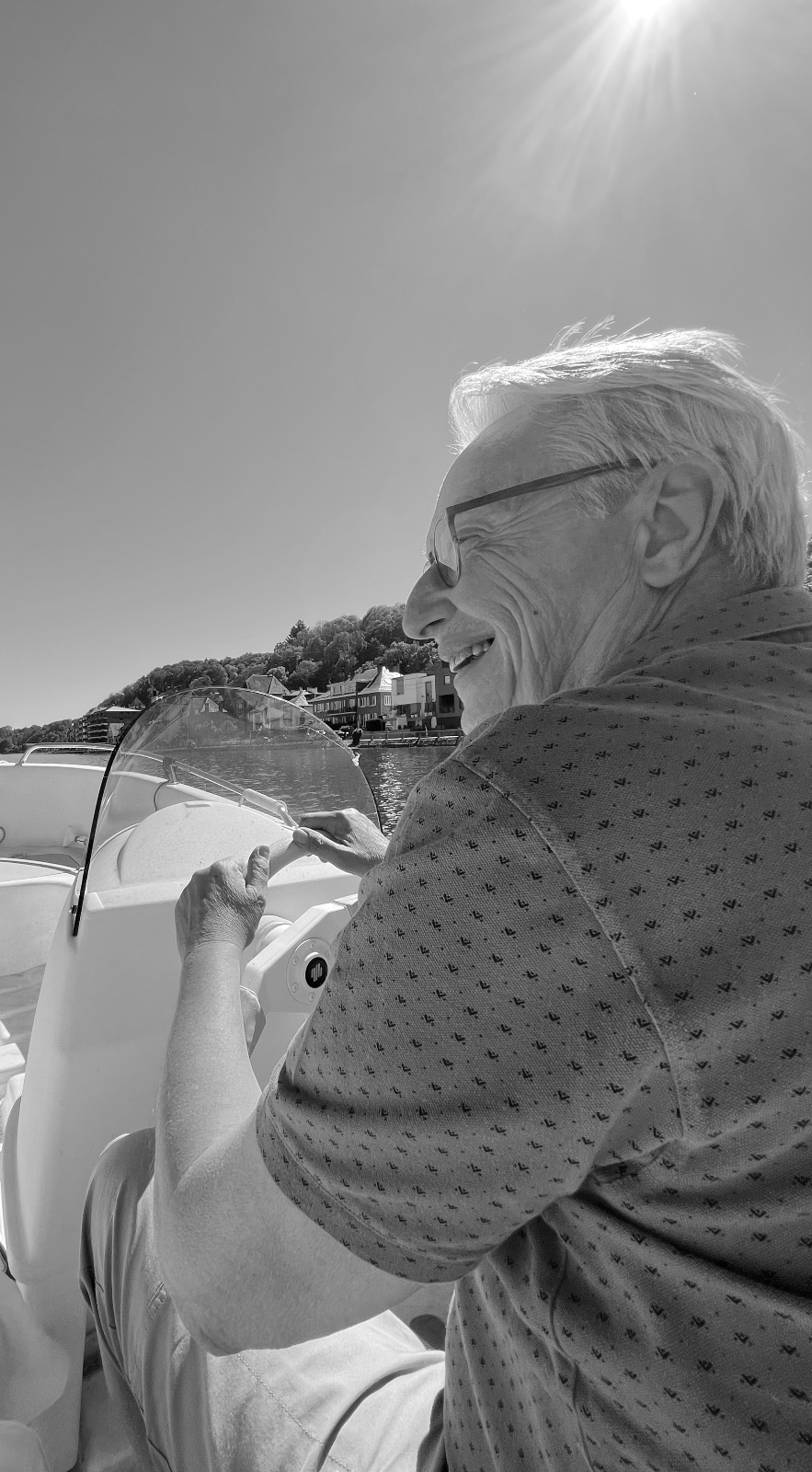 Jacques MOISSE sur un bateau